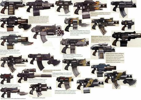 Diferentes modelos de armas bolter (Herejía de Horus y W40K)