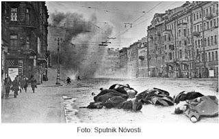 II GUERRA MUNDIAL. OPERACIÓN BARBARROJA (II): AVANCE HACIA LENINGRADO, ASEDIO Y RESISTENCIA DE LA CIUDAD II GUERRA MUNDIAL. OPERACIÓN BARBARROJA (II): AVANCE HACIA LENINGRADO, ASEDIO Y RESISTENCIA DE LA CIUDAD