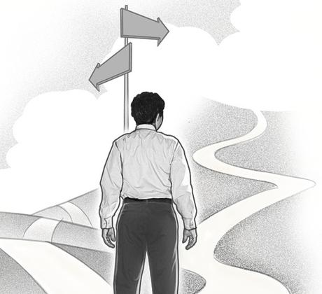 Un joven frente a dos caminos tratando de decidir cuál tomar
