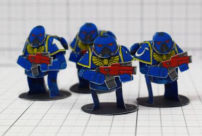 Ultramarines de papercraft desde Fold Up Toys