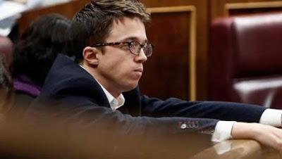 La super Luna roja, de sangre o del lobo, y otros eclipses políticos. La super Luna roja, de sangre o del lobo, y otros eclipses políticos.