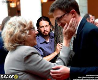 La super Luna roja, de sangre o del lobo, y otros eclipses políticos. La super Luna roja, de sangre o del lobo, y otros eclipses políticos.