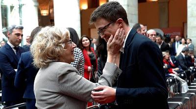 La super Luna roja, de sangre o del lobo, y otros eclipses políticos. La super Luna roja, de sangre o del lobo, y otros eclipses políticos.