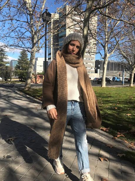 COMFY & COLD DAY.- COMFY & COLD DAY.-