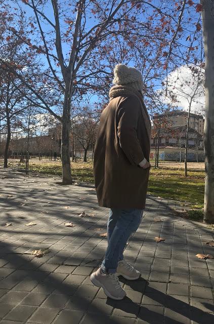 COMFY & COLD DAY.- COMFY & COLD DAY.-