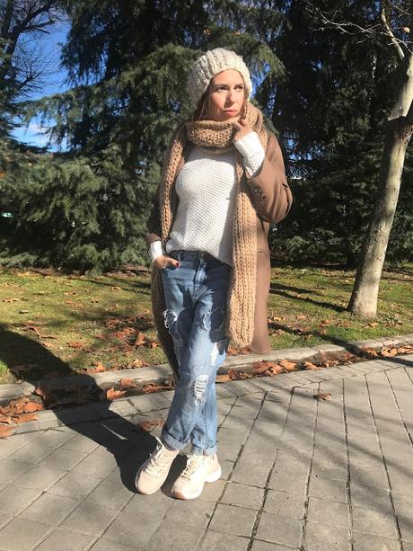 COMFY & COLD DAY.- COMFY & COLD DAY.-