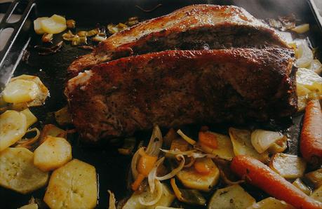 COSTILLA ASADA CON PATATAS PANADERA COSTILLA ASADA CON PATATAS PANADERA