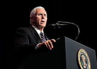 Mike Pence incita a la contrarrevolución en Venezuela