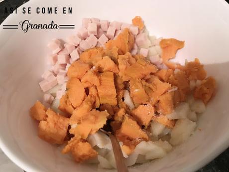 Ensaladilla de espárragos y pavo