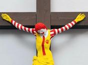 Bajan McDonald crucifijo