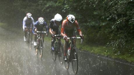 ¿Cómo ser más rápido en bicicleta bajo la lluvia?