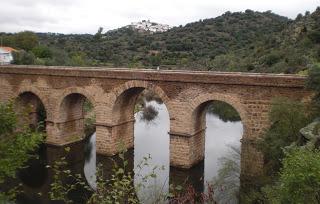 Imagen del mes: Puente romano de Segura, sobre el río Erjas