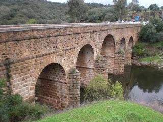 Imagen del mes: Puente romano de Segura, sobre el río Erjas