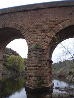 Imagen del mes: Puente romano de Segura, sobre el río Erjas