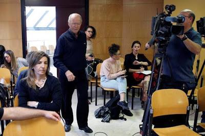 En defensa propia y la de tu familia. En defensa propia y la de tu familia.