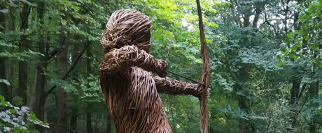 Anna, la escultora del bosque