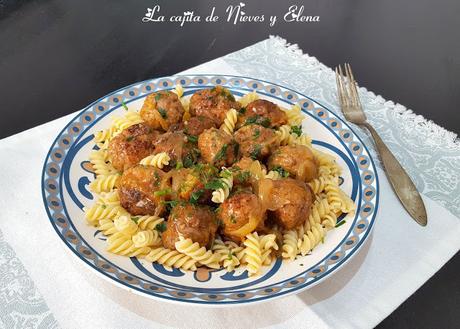 Albóndigas Salisbury