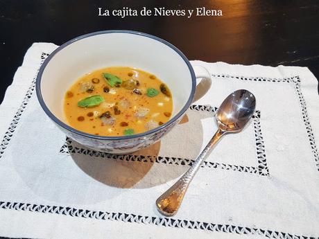 Sopa de tomate con caballa ahumada y salsa Vierge Sopa de tomate con caballa ahumada y salsa Vierge