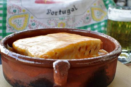 Francesinha, el mega sándwich de Oporto (Receta de Portugal)