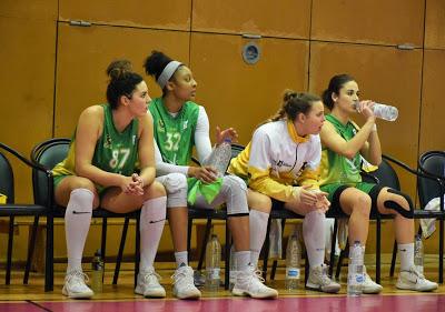 Galería de escenas del Bàsquet Femení Sant Adrià-.Al-Qázeres