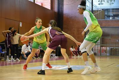 Galería de escenas del Bàsquet Femení Sant Adrià-.Al-Qázeres