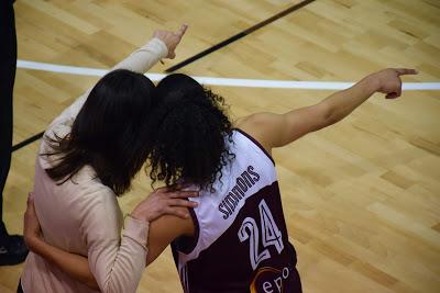 Galería de escenas del Bàsquet Femení Sant Adrià-.Al-Qázeres