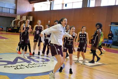 Galería de escenas del Bàsquet Femení Sant Adrià-.Al-Qázeres