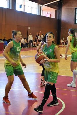 Galería de escenas del Bàsquet Femení Sant Adrià-.Al-Qázeres