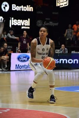 Galería de clics del Valencia Basket-Bàsquet Femení Sant Adrià