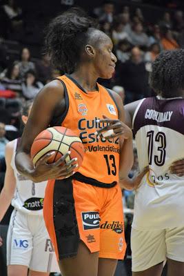 Galería de clics del Valencia Basket-Bàsquet Femení Sant Adrià