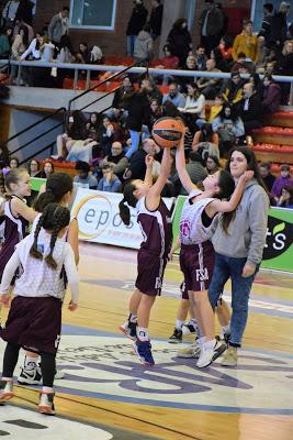 Galería de clics del Bàsquet Femení Sant Adrià-CB Bembibre