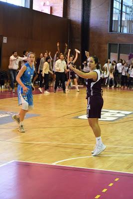 Galería de clics del Bàsquet Femení Sant Adrià-CB Bembibre