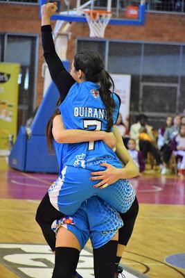 Galería de clics del Bàsquet Femení Sant Adrià-CB Bembibre