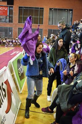 Galería de clics del Bàsquet Femení Sant Adrià-CB Bembibre