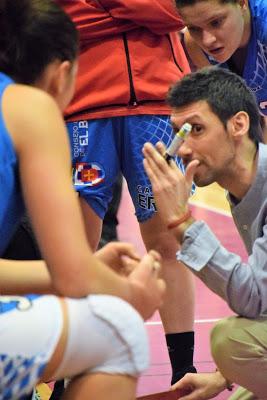 Galería de clics del Bàsquet Femení Sant Adrià-CB Bembibre