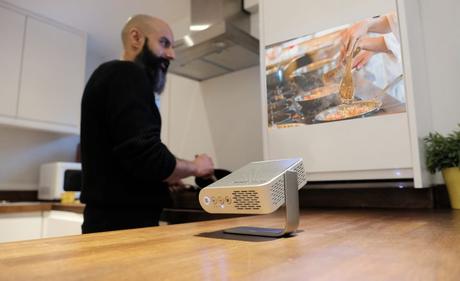 ViewSonic presenta el nuevo M1+: un proyector ultra portátil con conectividad Wi-Fi y Bluetooth ViewSonic presenta el nuevo M1+: un proyector ultra portátil con conectividad Wi-Fi y Bluetooth