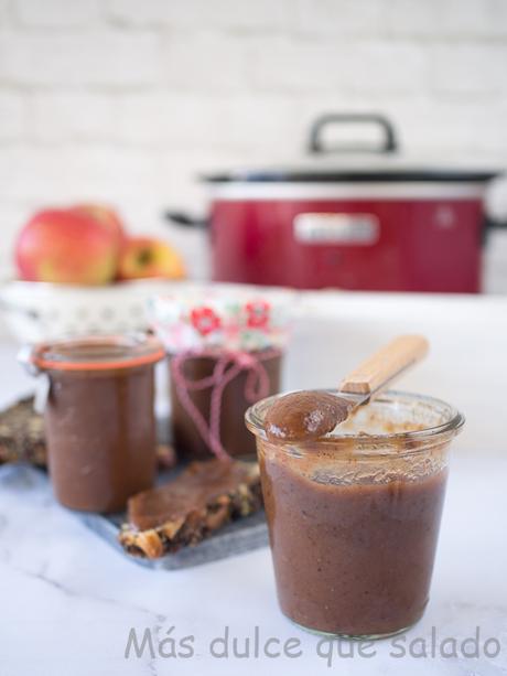 Apple Butter sin azúcar. Crema de manzana con dátiles. Receta para Crock-Pot