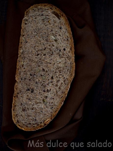Pan integral con semillas.