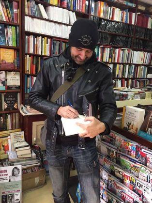 ‘El lector de novela bélica es muy exigente con los datos’