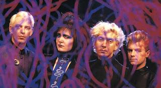 Siouxsie And The Banshees - The Passenger (1987) Siouxsie And The Banshees - The Passenger (1987)