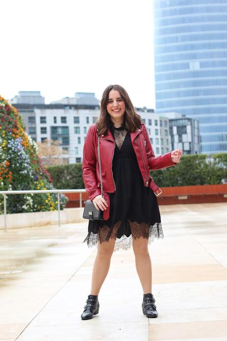 Biker roja y vestido lencero para hoy