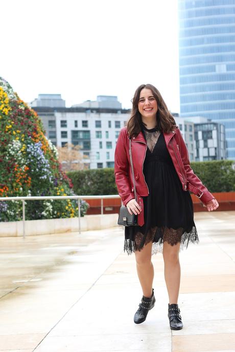 Biker roja y vestido lencero para hoy