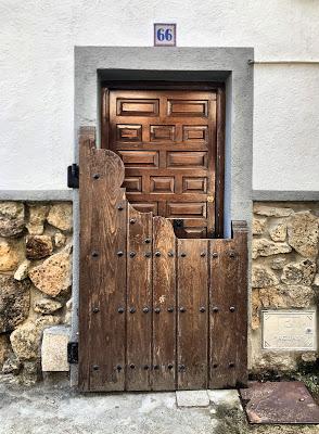 Candelario y sus batipuertas