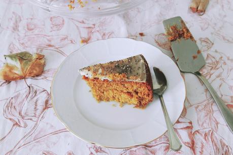 CARROT CAKE CON CREMA DE CACAHUETE