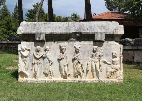 DIS MANIBUS, el descanso de los difuntos en la antigua Roma (I)