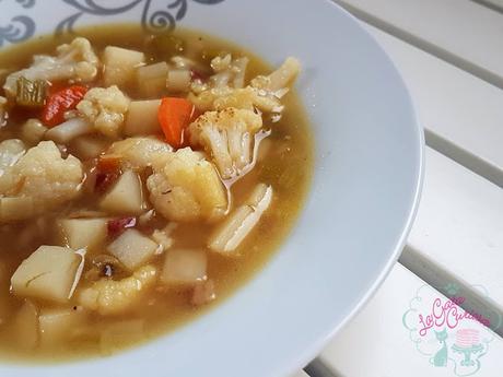 SOPA DE COLIFLOR CON JAMÓN SOPA DE COLIFLOR CON JAMÓN