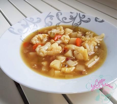 SOPA DE COLIFLOR CON JAMÓN SOPA DE COLIFLOR CON JAMÓN