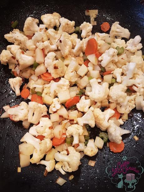 SOPA DE COLIFLOR CON JAMÓN SOPA DE COLIFLOR CON JAMÓN