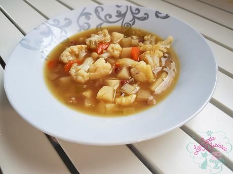 SOPA DE COLIFLOR CON JAMÓN SOPA DE COLIFLOR CON JAMÓN