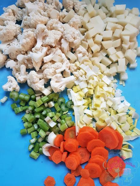 SOPA DE COLIFLOR CON JAMÓN SOPA DE COLIFLOR CON JAMÓN